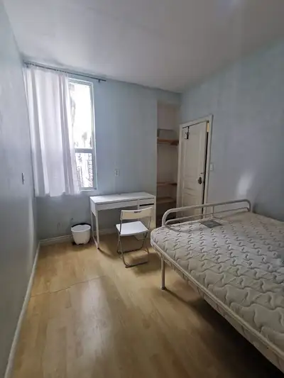 Room for rent near OCAD, UofT for sept 1st 2025