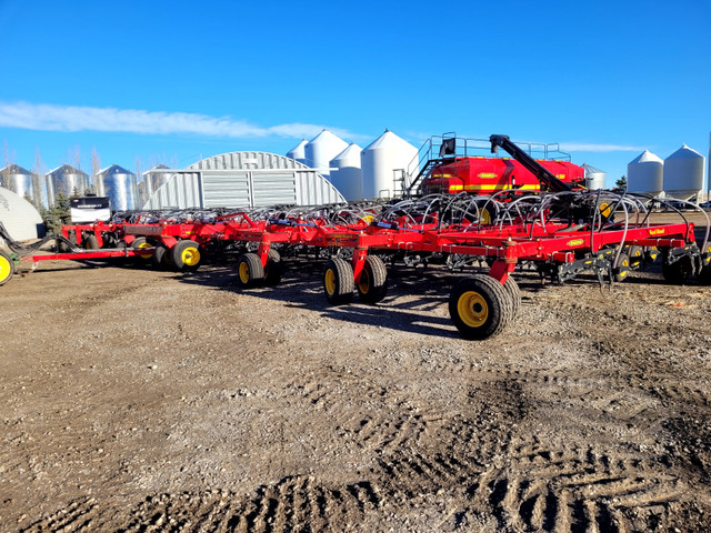 2020 Vaderstad Seedhawk 84’ 980  in Farming Equipment in Saskatoon