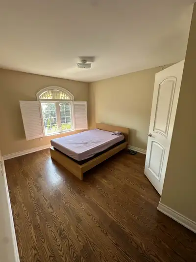 Bright & Spacious 2-Bedroom Jack and Jill (shared kitchen) in Prime Richmond Hill Location! Welcome...