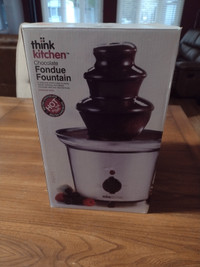 Fontaine à fondue au chocolat à 3 niveaux Total Chef® 