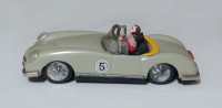 Jouet Vintage année 50 auto Tin tan Aston Martin friction,