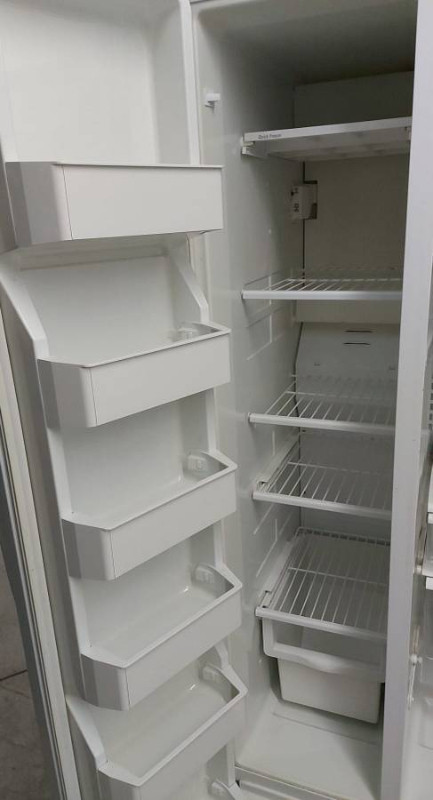 KENMORE SIDE-BY-SIDE FRIDGE (36 inches wide) in Refrigerators in London - Image 3