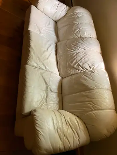 decent free couch Italian leather, View more