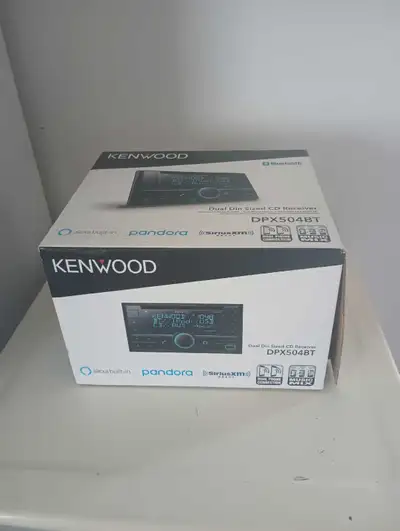 radio d'auto Kenwood neuf dans sa boîte,am fm, bluethoot,cd,usb,aux, alexa,sirius, ect,(pas de camér...