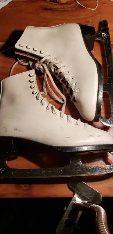 Patins artistiques Daoust gr 7-8, View more