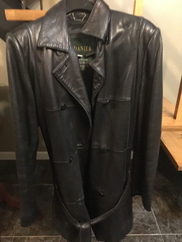 Daniel Leather jacket dans Femmes - Hauts et vêtements d'extérieur  à Ville de Montréal