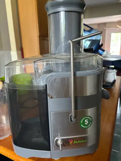 Used 3 times!! except for the box being gone, YOU’D THINK JUICER WAS BRAND NEW!!