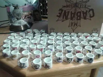Tasses Miniatures  de la LNH. ( Collection)., View more