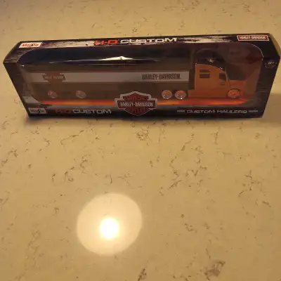 1:64 scale Harley Davidson sleeper semi Located in linwood 14 inch long