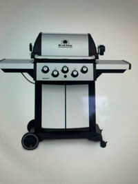 Broil King signet 390 natural gas BBQ.  New