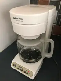 Black & Decker Coffee Maker/Cafetière avec horloge et programme