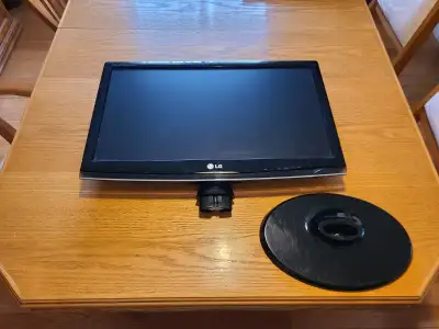 An LG LCD Monitor. Fully functional. 1080p resolution. HDMI & VGA inputs. Payment in cash on pickup...