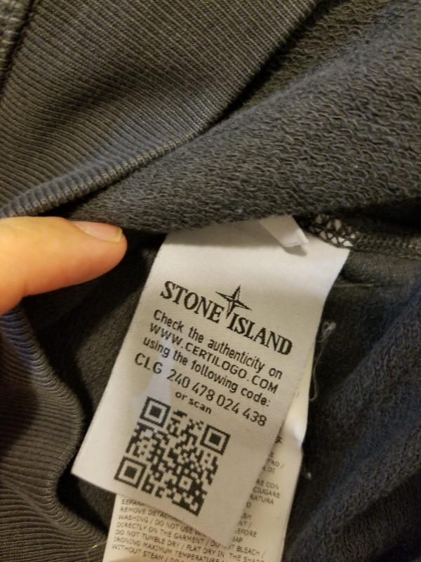 Stone Island Crewneck Sweater Men's Small $50 in Men's in City of Toronto - Image 4