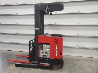 RAYMOND R30TT Asking $12,500 - stand on unit, refurbished - 3000lb capacity - 6997hrs - 216" - 18' l...