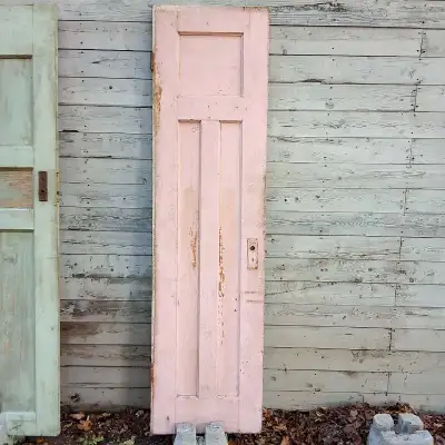 porte antique ancestrale en bois côté rose/bois, View more