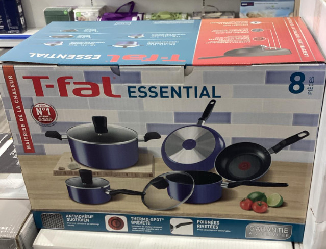 Kitchen Set 8 PC | non stick in Other in Cambridge