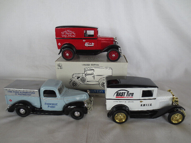 Erb Bast Tire Parkway Ford Toy Model A Truck dans Art et objets de collection  à Sarnia - Image 2