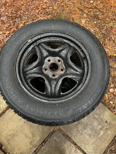 I'm selling a set of winter tires on rims in good condition, size 225/65R17 from Rav 4. * Tire Size:...