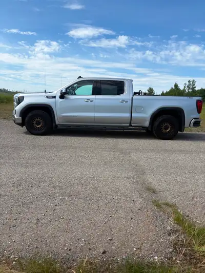 Very nice 2022 Sierra SLE X31, 3.0 Duramax. Service just done. Things done in last year new Goodyear...