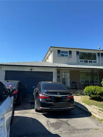 2 bedroom basement for rent in Malton - students and work permits holder welcome - separate entrance...