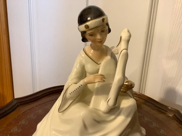 Vintage Royal Doulton The Enchantment Collection - Sonata in Arts & Collectibles in Belleville - Image 2