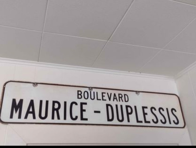 Affiche porcelaine blvd Maurice-Duplessis Montréal nord  dans Art et objets de collection  à Val-d'Or