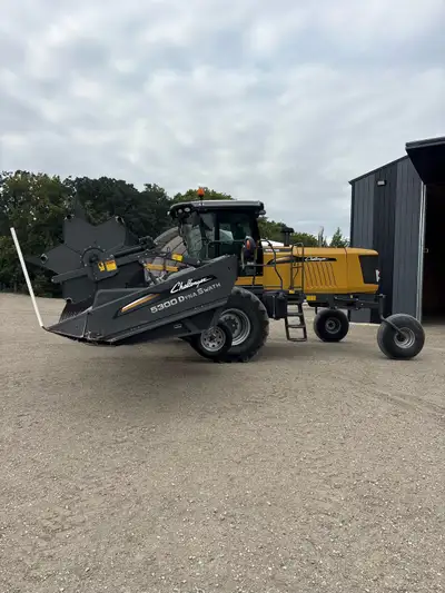 For sale 2017 Challenger 9840 swather, 35ft 5300 header, double knife drive, Hyd tilt, fore/aft, gau...