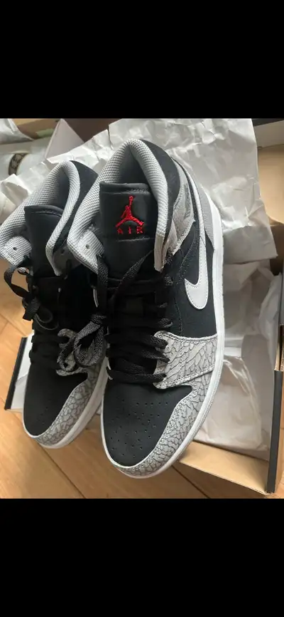 Air Jordan 1 Mid Se “elephant toe”, View more