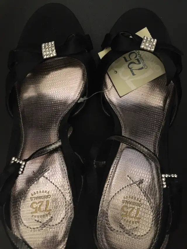Ladies sandals New in Women's - Shoes in Calgary - Image 2