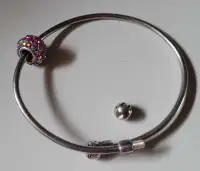 Vintage Rare Authentic Halia Sterling Silver Charm Bangle Bracel