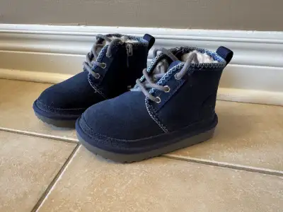 Ugg Neumel boots toddler size 9, View more