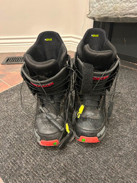Rapid lace system men’s size 8 snowboard boots