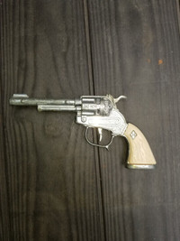 Vintage Hubley Diamond H cap gun