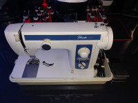 PACESETTER XL795-PRO MACHINE COUDRE/PRO SEWING MACHINE (C030)