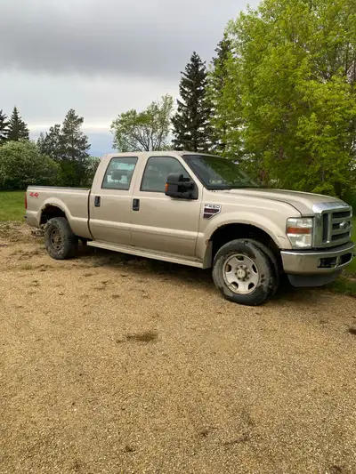 2008 F250 with 6.4 diesel, does not run. Believe the engine is siezed. It’s complete minus tailgate...