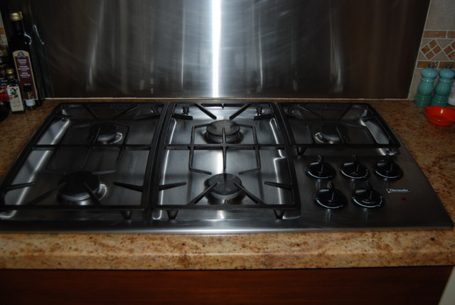 Thermador 5 Burner Gas Cooktop in Stoves, Ovens & Ranges in City of Toronto