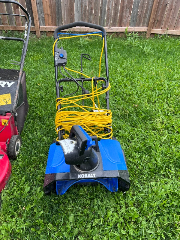 Kobalt 20in 13Amp Corded Electric Snow Blower Snowblowers