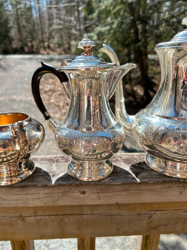 silver plated tea coffee service set by Essay Canada in Arts & Collectibles in Bridgewater - Image 4