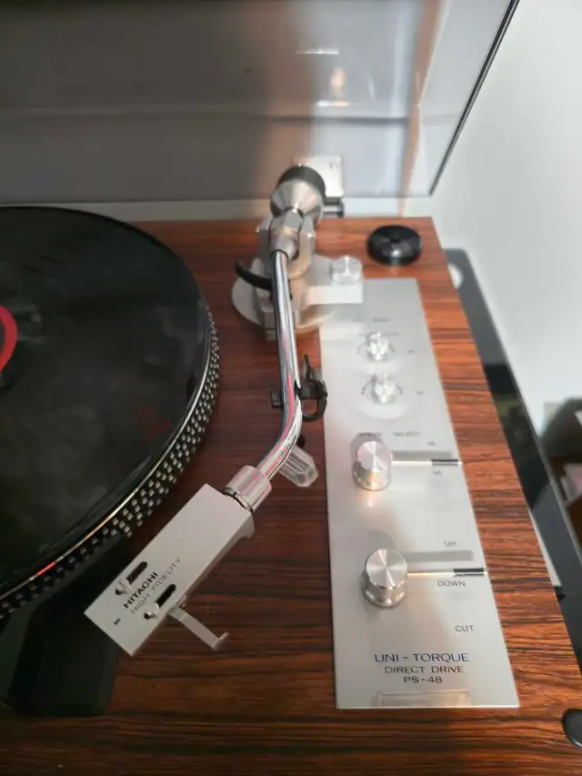 Hitachi PS-48 Turntable  in Stereo Systems & Home Theatre in Calgary - Image 4