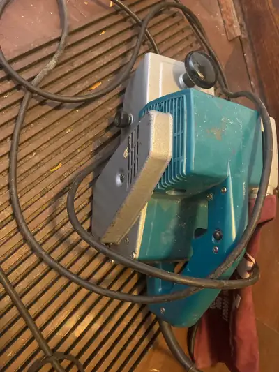 Makita sander 4” (Japan) with two sanding belts, View more
