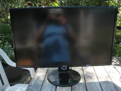 Moniteur 27in HD 1920x1080 BenQ 2760-B LCD monitor, View more