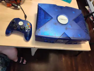 Ultra Rare Halo 2 Ice Blue Original Xbox W/ 1 Controller, View more