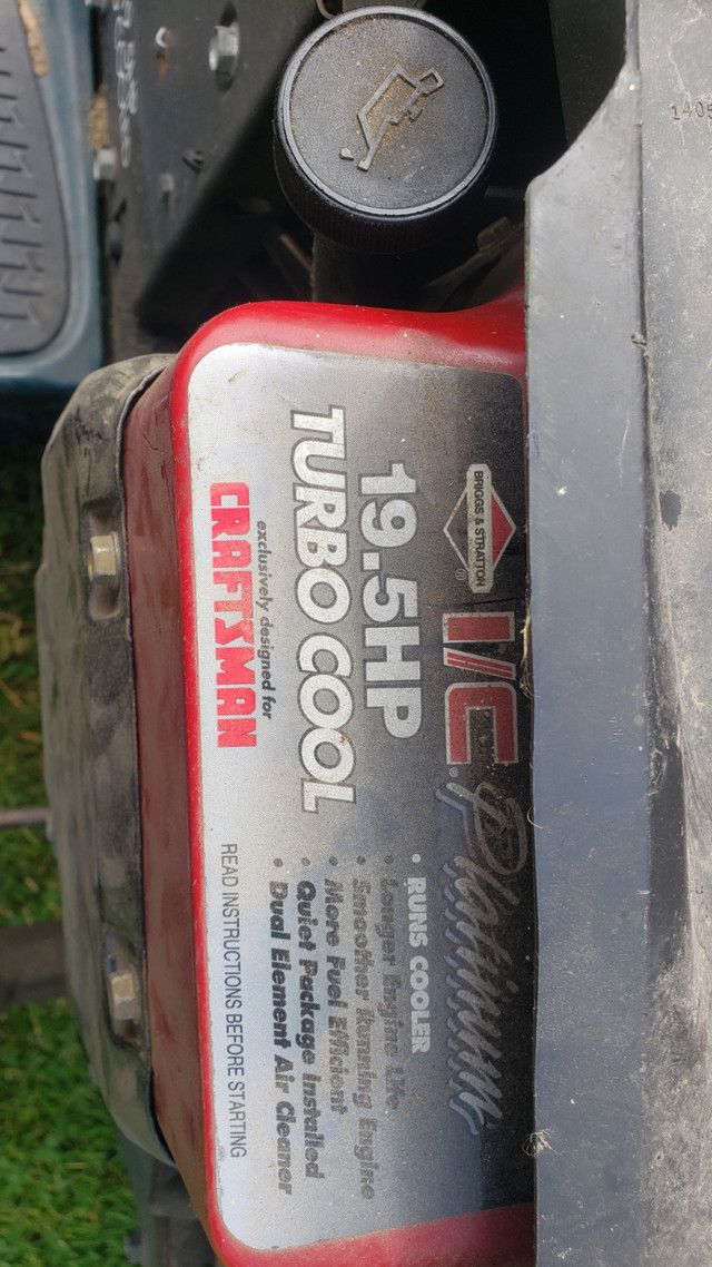 Craftsman riding mower in Lawnmowers & Leaf Blowers in London - Image 4