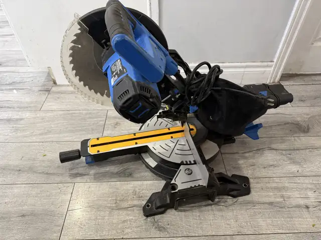Mastercraft 15 Amp Single-Bevel Sliding Compound Mitre Saw  in Power Tools in Oshawa / Durham Region - Image 3