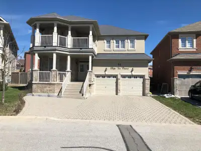 Sharing 1 Bedroom and 2 Washroom For Rent Available