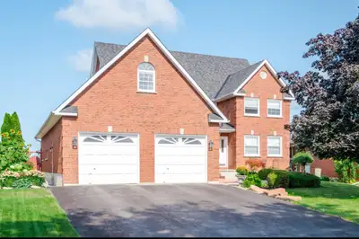 Rental Welcome to The Pinnacle, where comfort, style, and academic success meet! Nestled just minute...