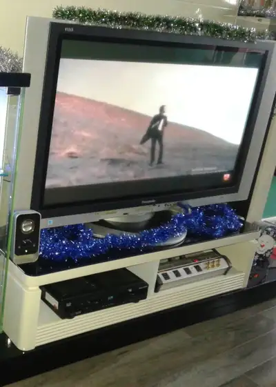 Panasonic TV 46" Plasma Viera vintage What is your best offer? If the add is up,it is available! Pic...