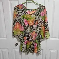 Nygard Collection green floral blouse large 