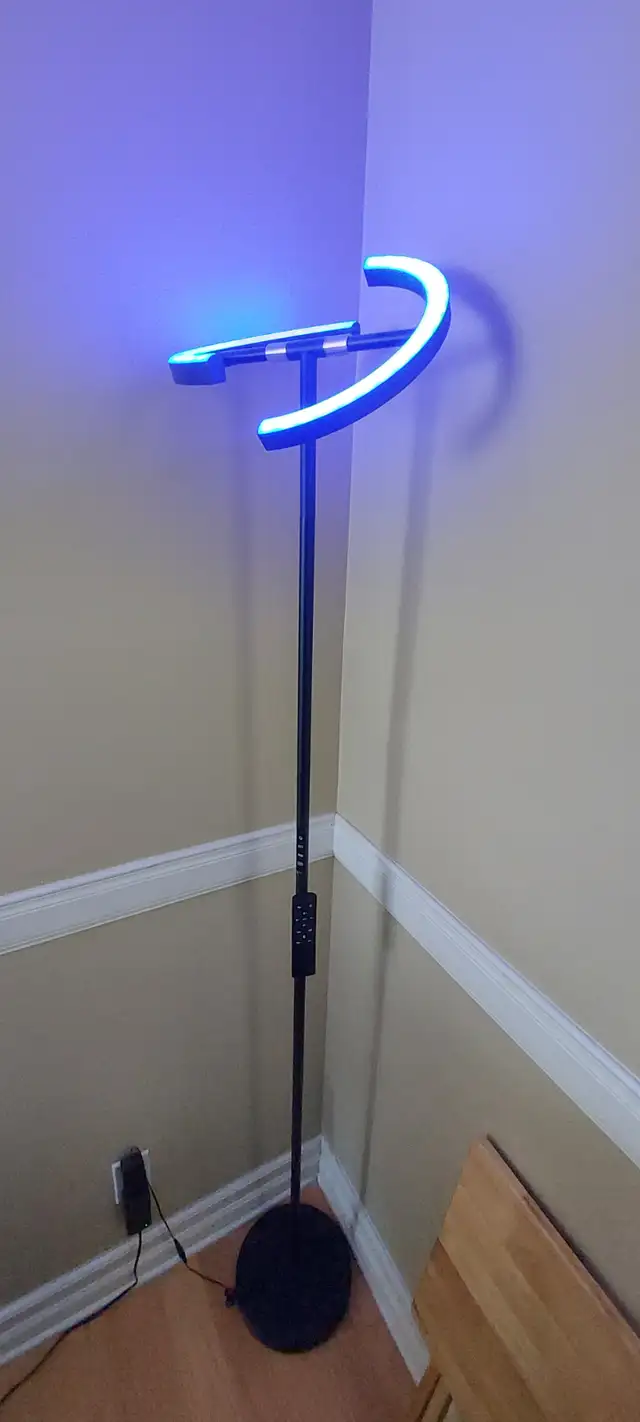 Floor lamp in colors and with remote control (like new) - $4063008307206657122