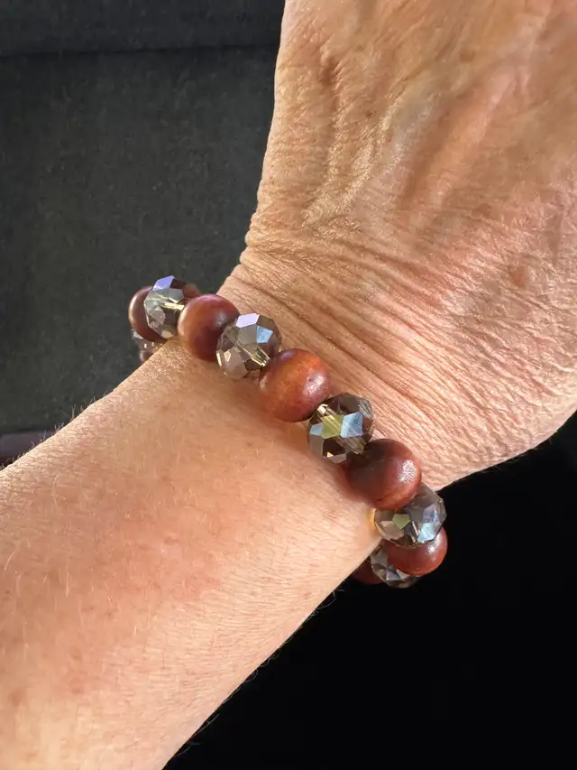 Bracelets & necklaces sold separate or price for mix n match in Jewellery & Watches in Edmonton - Image 4